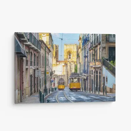 Quadro su tela tram gialli di Lisbona, scorcio urbano • Wallissimo®