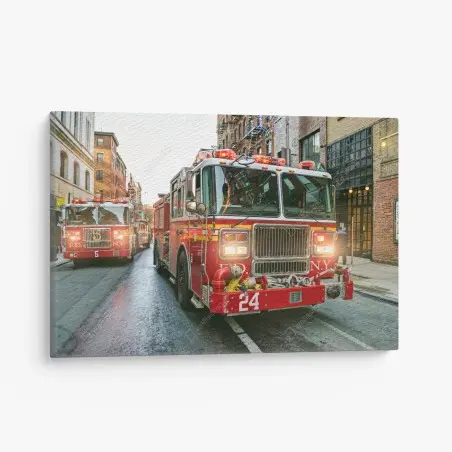 Quadro su tela convoglio di camion dei pompieri a Manhattan • Wallissimo®