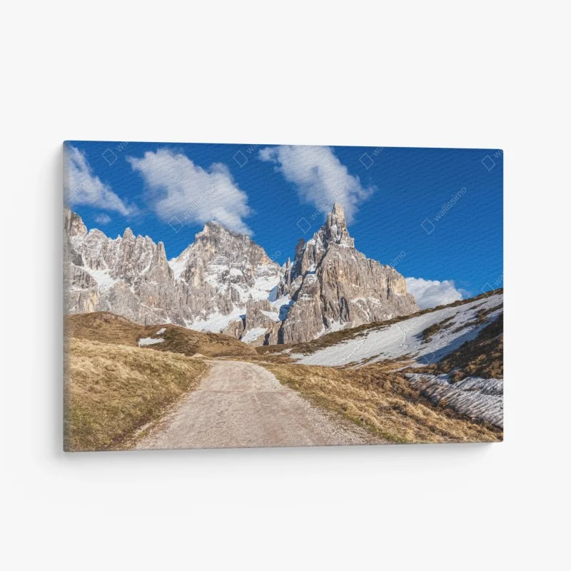 Quadro su tela panorama montano drammatico con picco roccioso