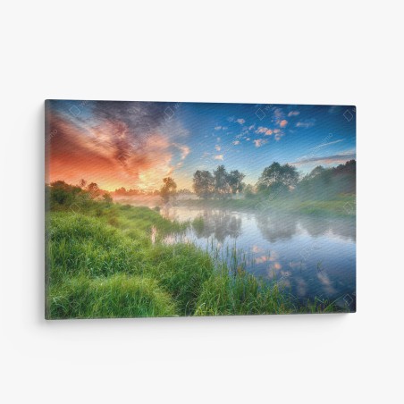 Quadro su tela alba estiva sul fiume nebbioso • Wallissimo®