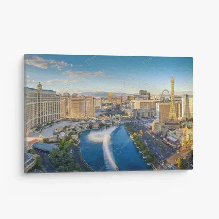 Quadro su tela panoramica di Las Vegas al tramonto con Torre Eiffel e fontane • Wallissimo®