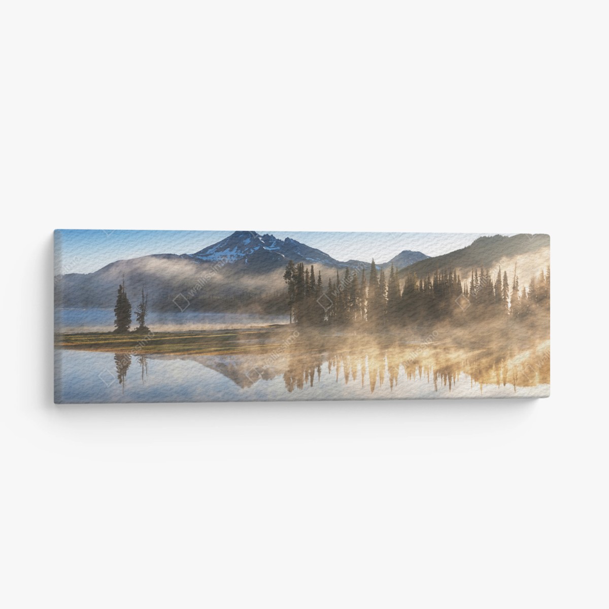 Quadro su tela alba nebbiosa sul lago con montagne riflesse • Wallissimo®