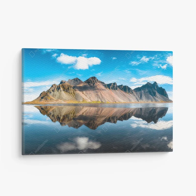 Quadro su tela riflessi di Vestrahorn sulla costa islandese