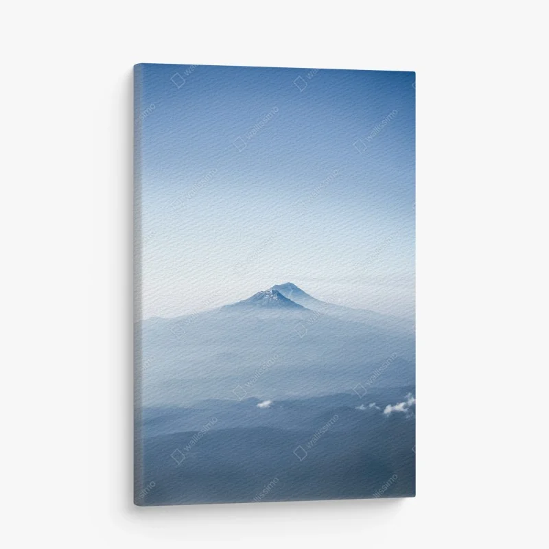 Quadro su tela paesaggio montano avvolto nella nebbia