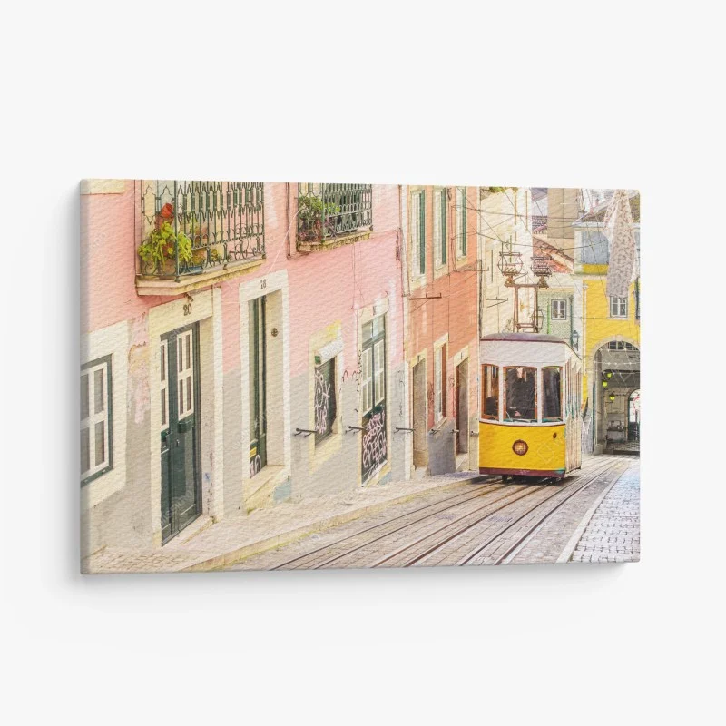 Quadro su tela tram giallo per le strade di Lisbona