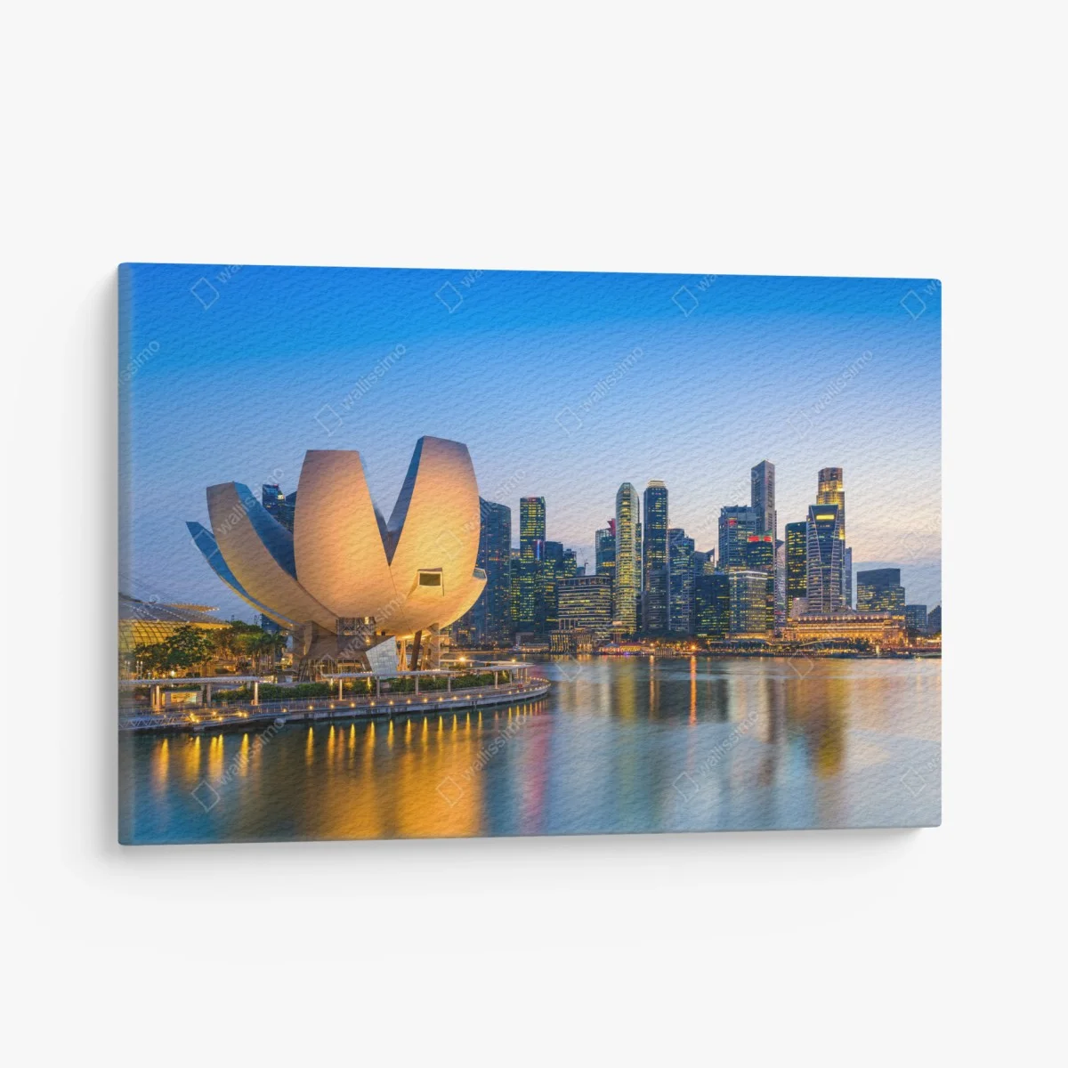 Quadro su tela skyline di Singapore al crepuscolo con museo a forma di loto • Wallissimo® Quadro su tela skyline di Singapore al crepuscolo con museo a forma di loto • Wallissimo®