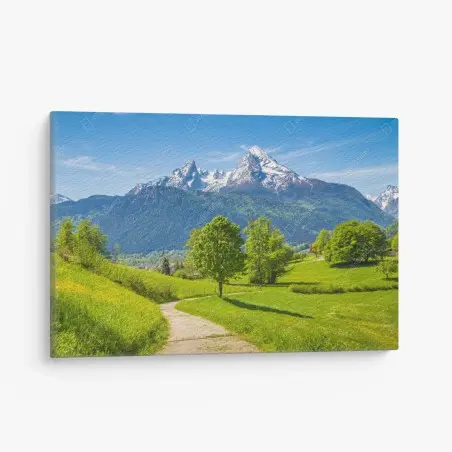 Quadro su tela paesaggio alpino primaverile con montagne innevate • Wallissimo®