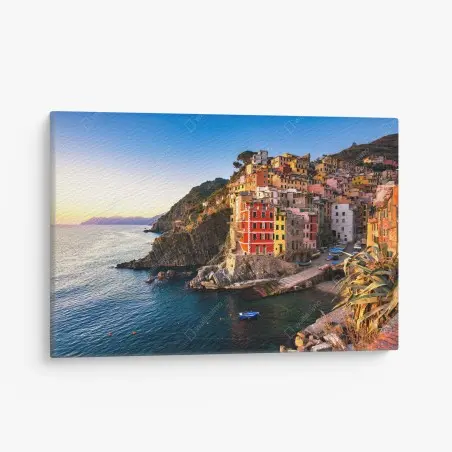 Quadro su tela scorcio di Riomaggiore al tramonto • Wallissimo®