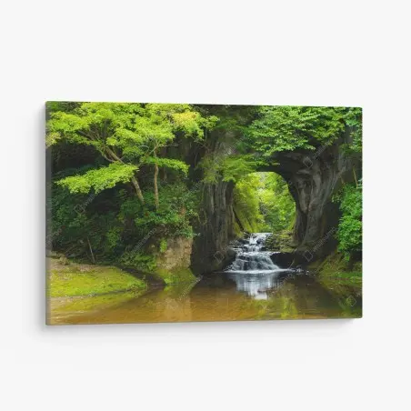 Quadro su tela arco naturale con cascata nella foresta • Wallissimo®