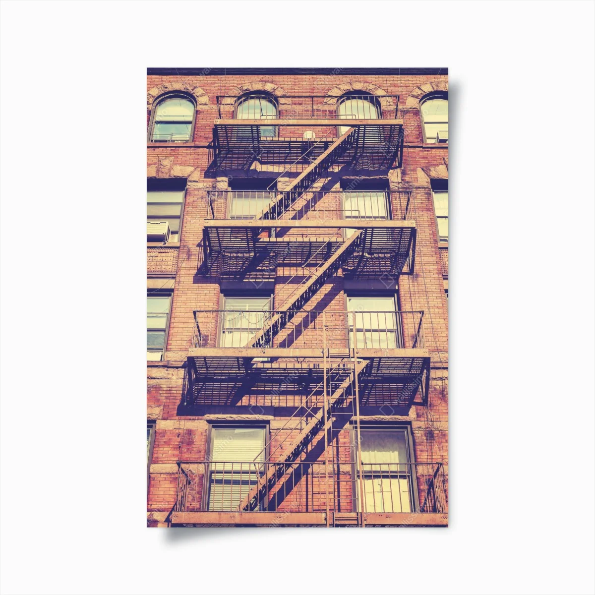 Poster facciata di New York con scale antincendio vintage • Wallissimo® Poster facciata di New York con scale antincendio vintage • Wallissimo®