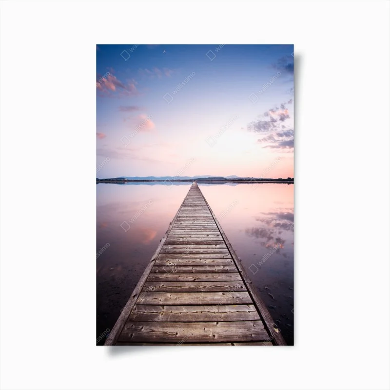 Poster pontile al tramonto: vista prospettica sul lago