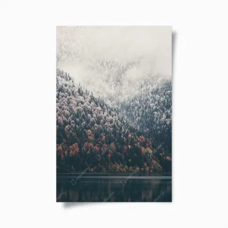 Poster paesaggio montano autunnale con lago e nebbia • Wallissimo®