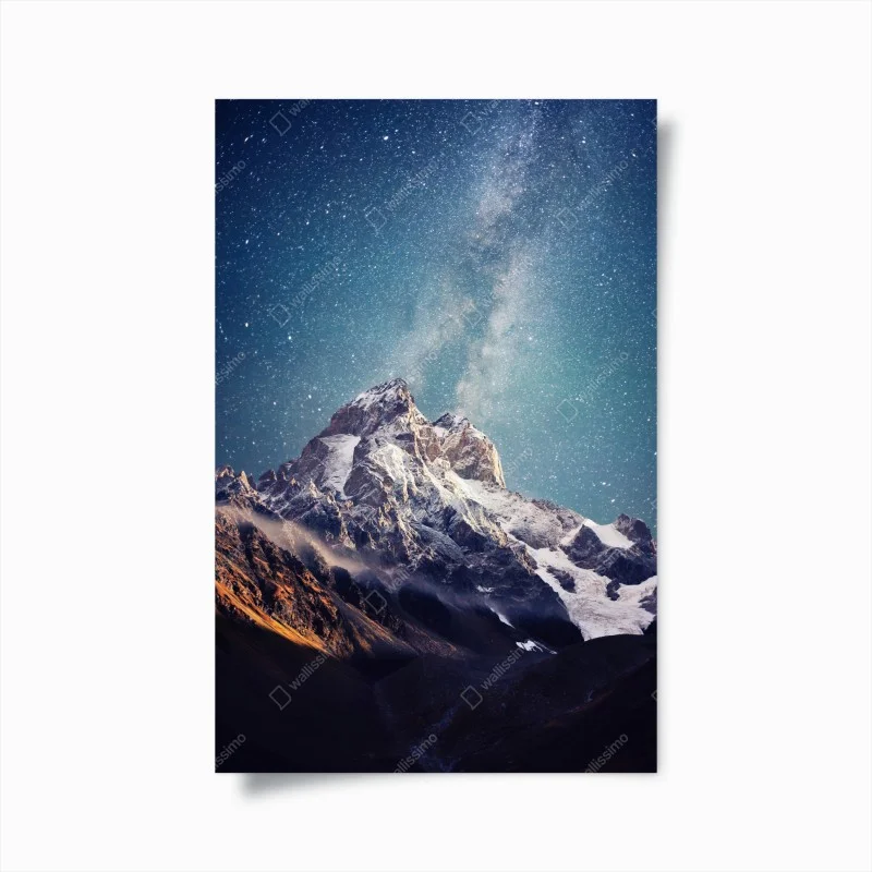 Poster montagna Ushba sotto il cielo stellato