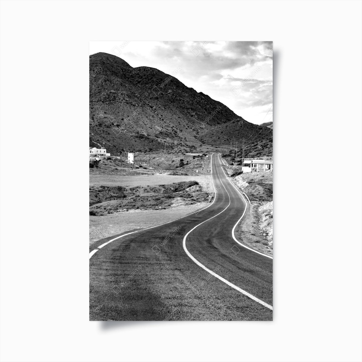 Poster strada serpeggiante verso le montagne • Wallissimo®