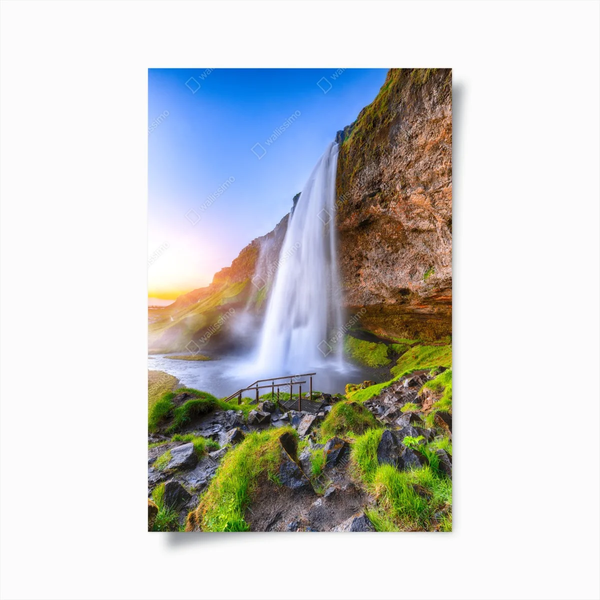 Poster tramonto a Seljalandsfoss: splendore della cascata • Wallissimo® Poster tramonto a Seljalandsfoss: splendore della cascata • Wallissimo®