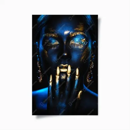 Poster ritratto glamour blu e oro con dettagli dorati • Wallissimo®