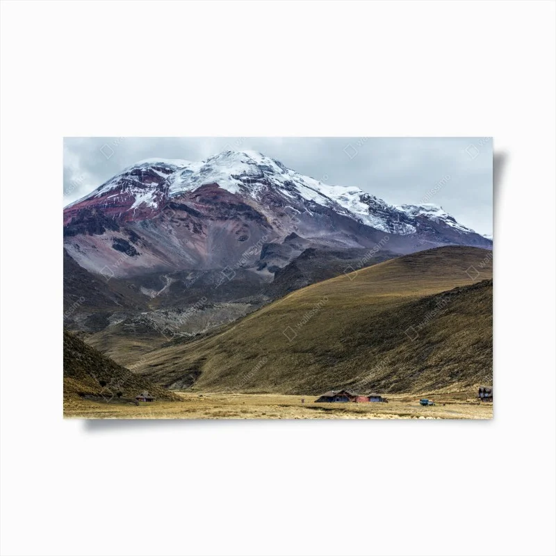 Poster paesaggio montano con vette innevate