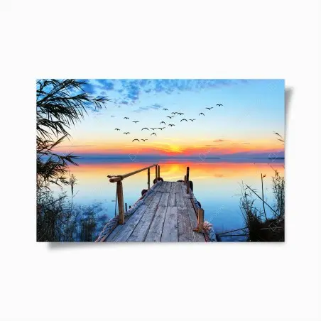 Poster tramonto sul molo: vista serena sul lago • Wallissimo®