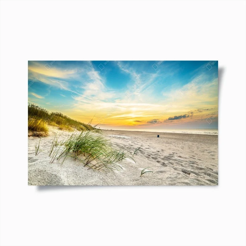 Poster tramonto sulla spiaggia con dune e erba marina