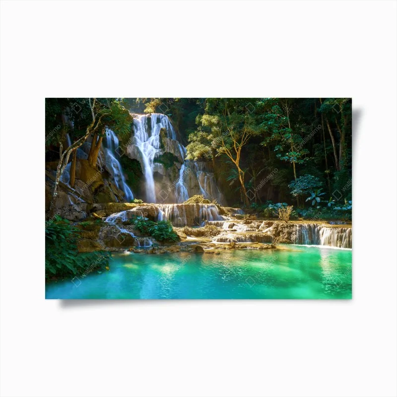 Poster oasi di cascata nella foresta tropicale