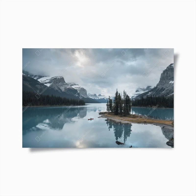 Poster riflessi sul lago glaciale