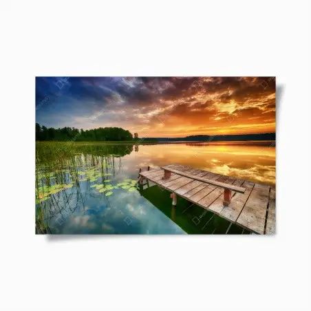 Poster molo all'alba sul lago dorato • Wallissimo®