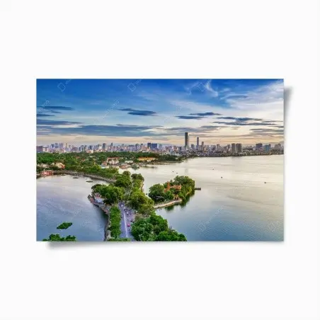 Poster tramonto sul lago con skyline cittadino • Wallissimo®