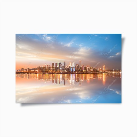 Poster panorama urbano al tramonto riflesso sull'acqua • Wallissimo®