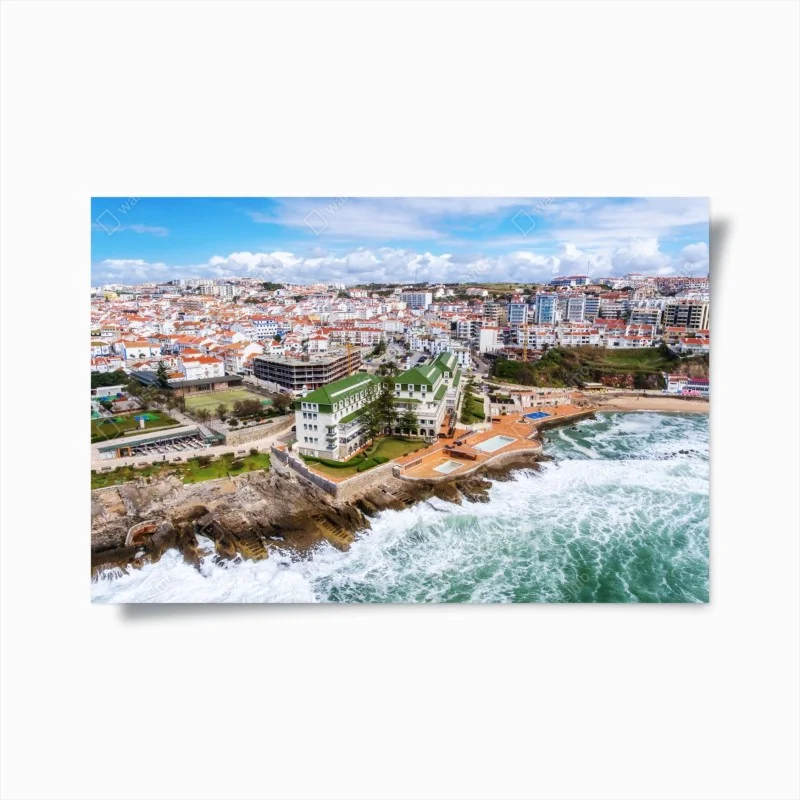 Poster veduta costiera panoramica con onde e scogli