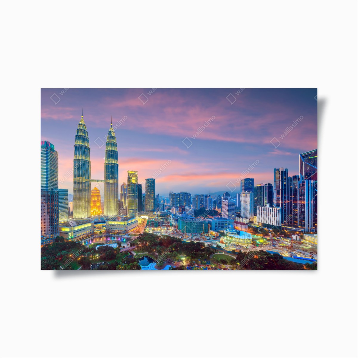 Poster tramonto urbano a Kuala Lumpur: skyline luminoso • Wallissimo®