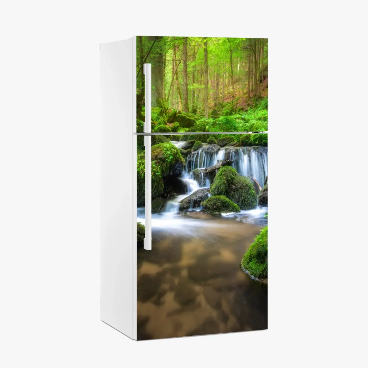 Adesivo per frigorifero cascata nel bosco di muschio • Wallissimo®