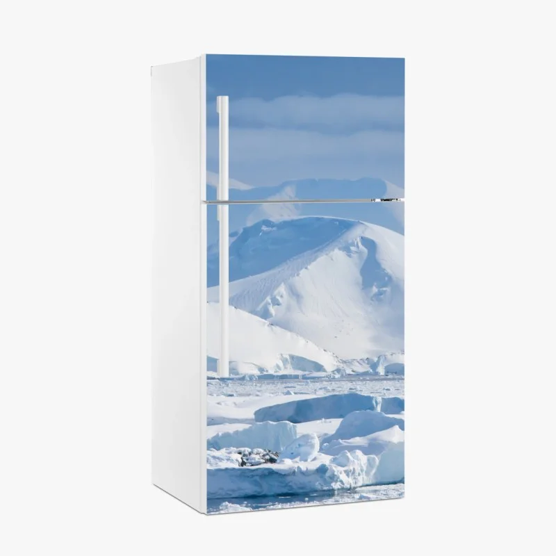 Adesivo per frigorifero panorama polare: montagne innevate e iceberg