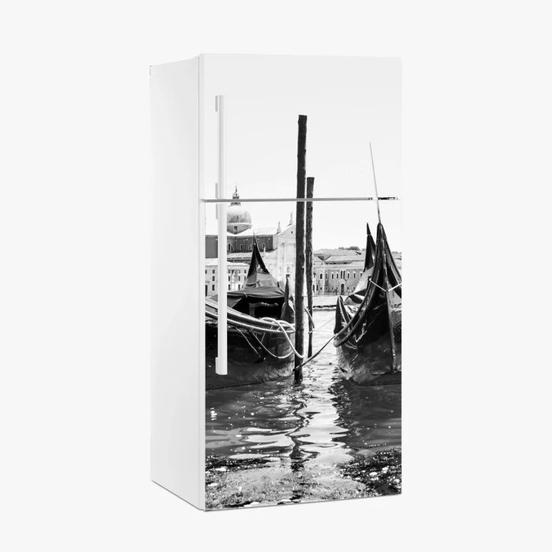 Adesivo per frigorifero riflessi di Venezia: gondole in bianco e nero
