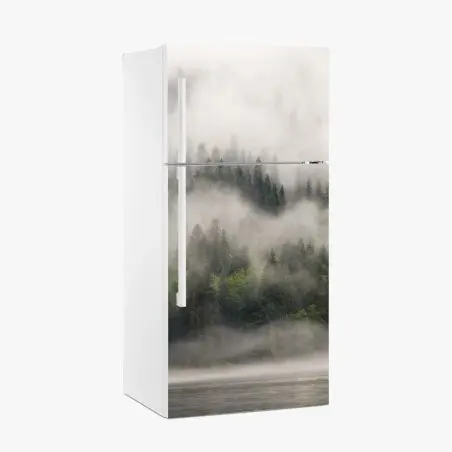 Adesivo per frigorifero nebbia tra le conifere di British Columbia • Wallissimo®