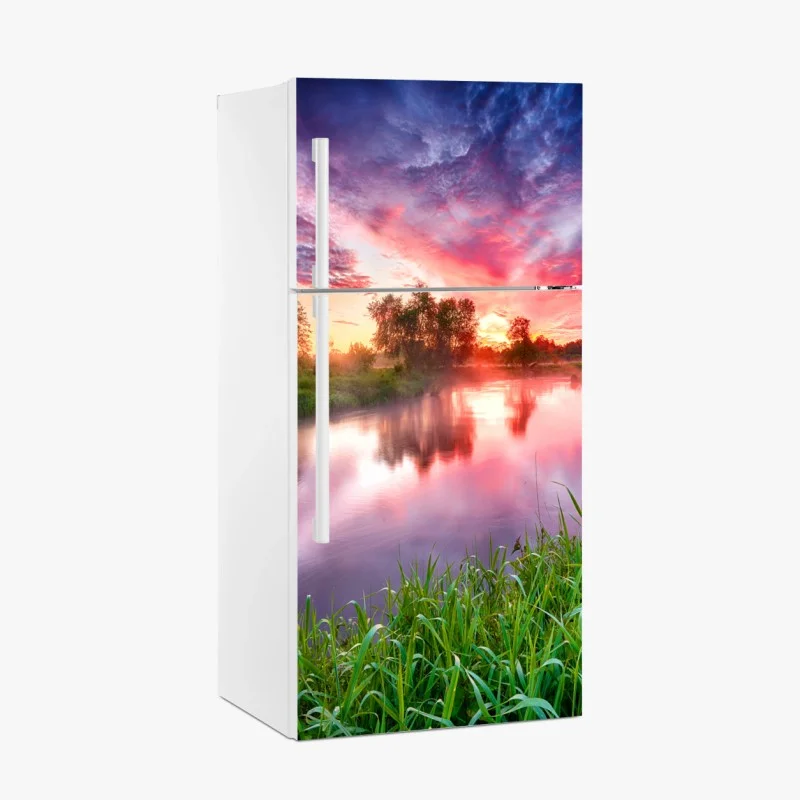 Adesivo per frigorifero alba estiva sulle sponde del fiume