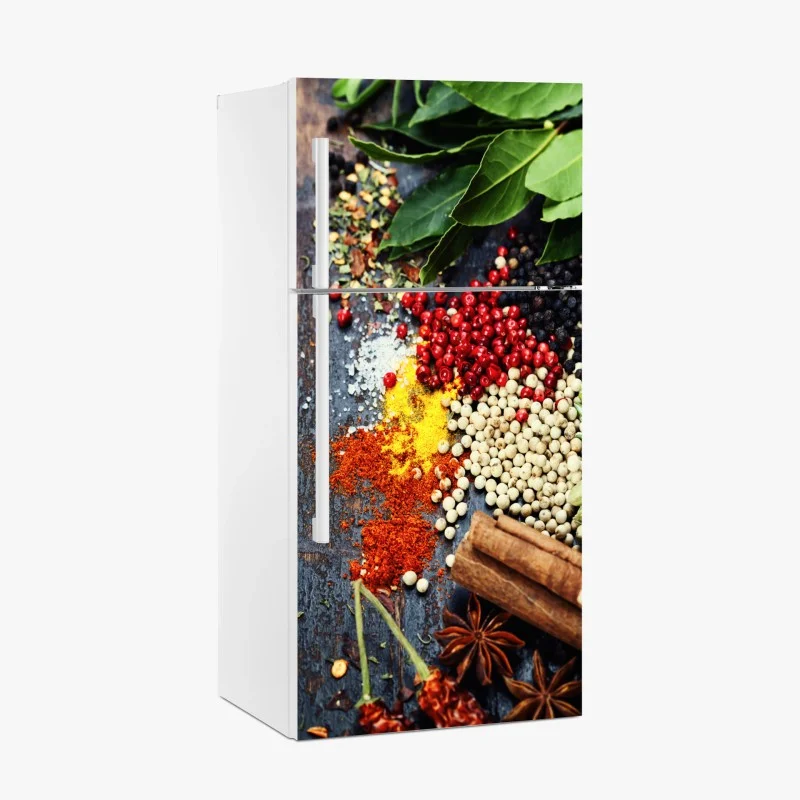 Adesivo per frigorifero composizione di spezie ed erbe aromatiche su legno rustico