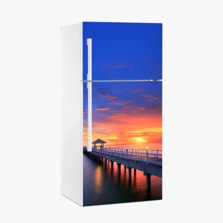 Adesivo per frigorifero molo al tramonto sul mare • Wallissimo®