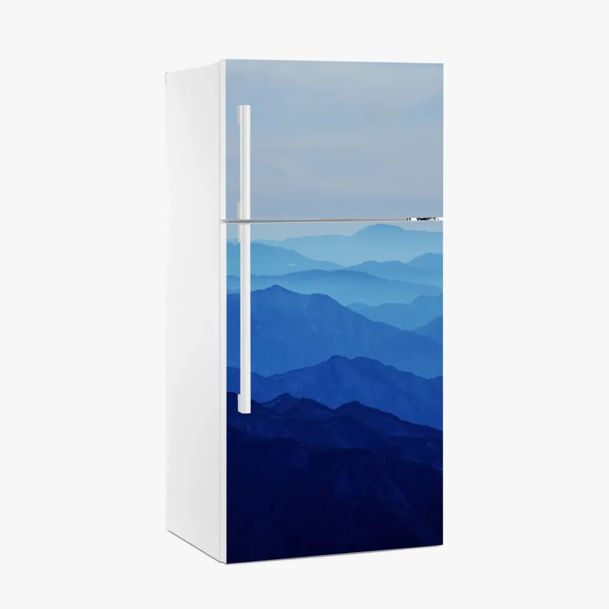 Adesivo per frigorifero orizzonte di montagne blu sfumate • Wallissimo®