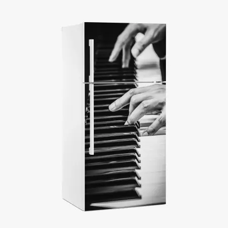 Adesivo per frigorifero mani sul pianoforte in bianco e nero • Wallissimo®