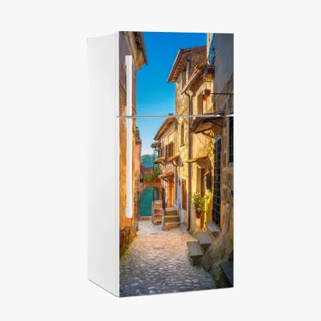 Adesivo per frigorifero vicoletto medievale in Toscana al tramonto • Wallissimo®