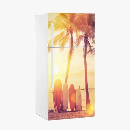 Adesivo per frigorifero tramonto tropicale con tavole da surf • Wallissimo®