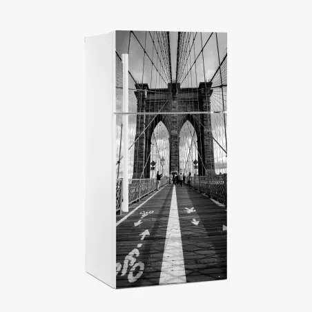 Adesivo per frigorifero ponte di Brooklyn: prospettiva in bianco e nero • Wallissimo®