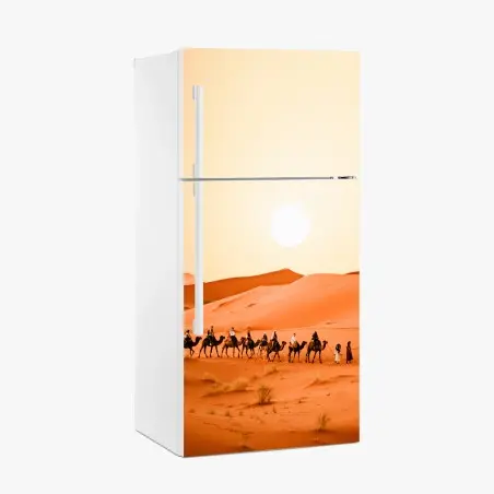 Adesivo per frigorifero carovana nel deserto al tramonto • Wallissimo®