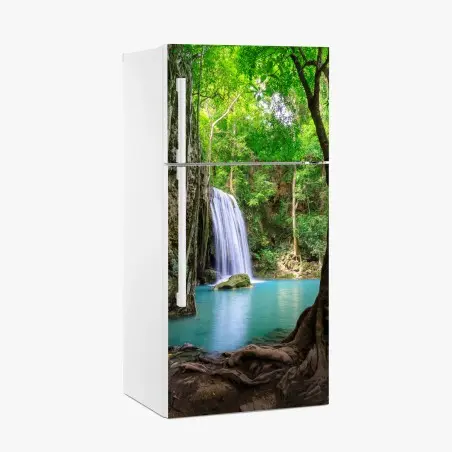 Adesivo per frigorifero oasi verde della cascata di Erawan • Wallissimo®