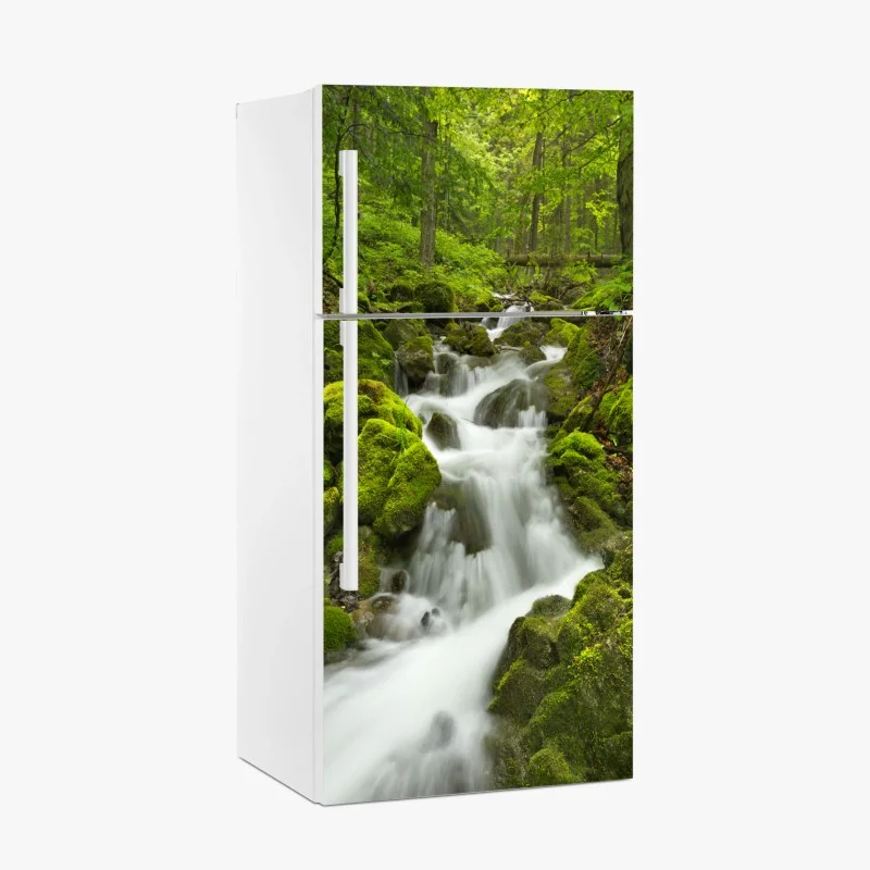 Adesivo per frigorifero cascata di smeraldo nella foresta di Slovenský Raj