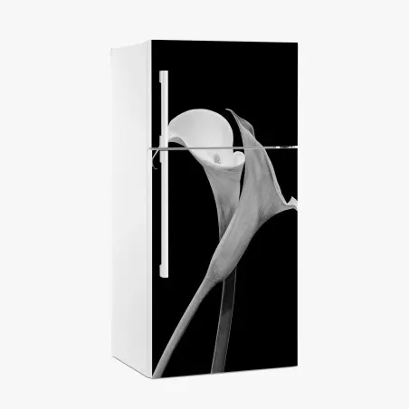 Adesivo per frigorifero eleganza di calla in bianco e nero • Wallissimo®