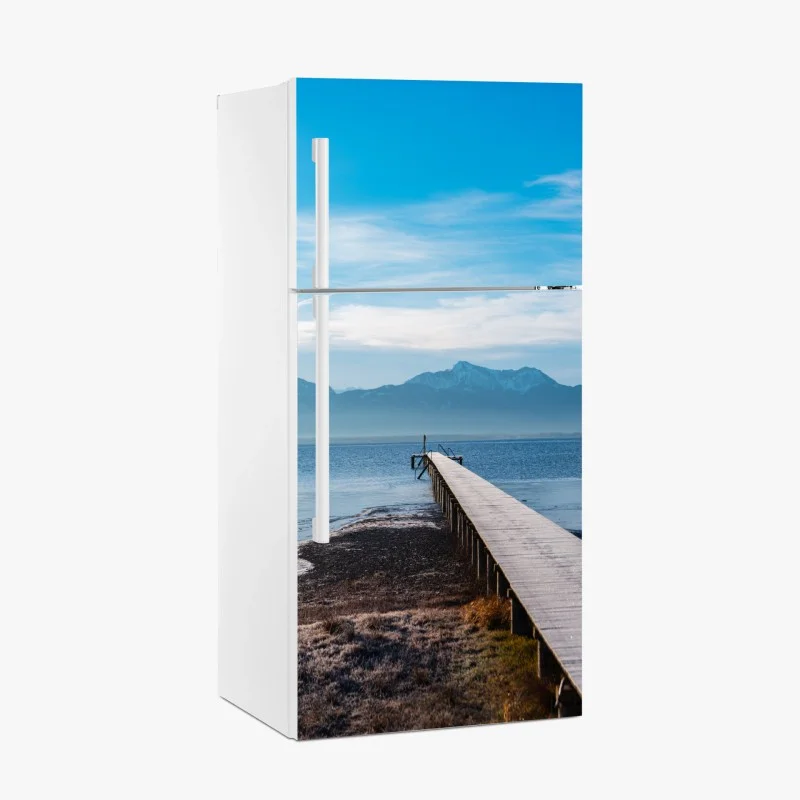 Adesivo per frigorifero molo verso le montagne innevate