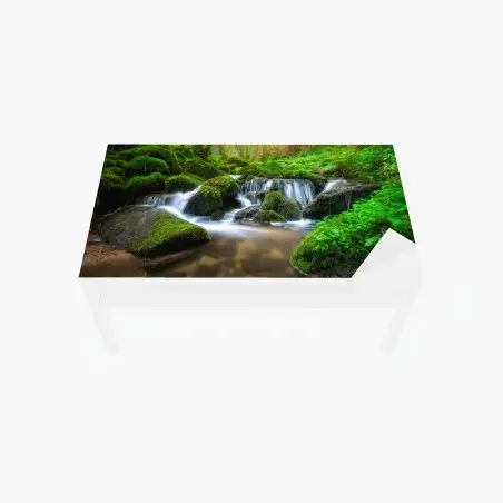 Adesivo per tavolo e scrivania cascata nel bosco di muschio • Wallissimo®