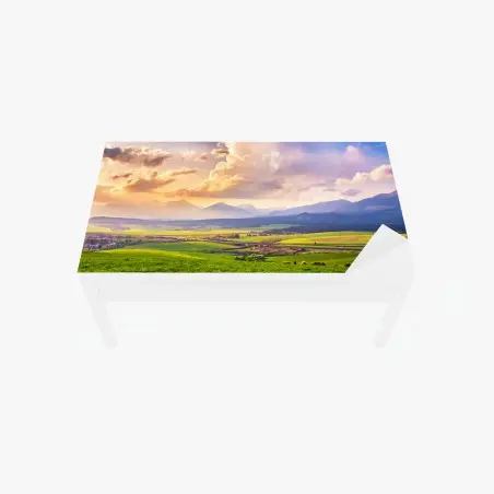 Adesivo per tavolo e scrivania paesaggio primaverile dei Tatra • Wallissimo®