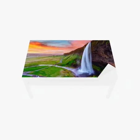 Adesivo per tavolo e scrivania cascata al tramonto a Seljalandsfoss • Wallissimo®